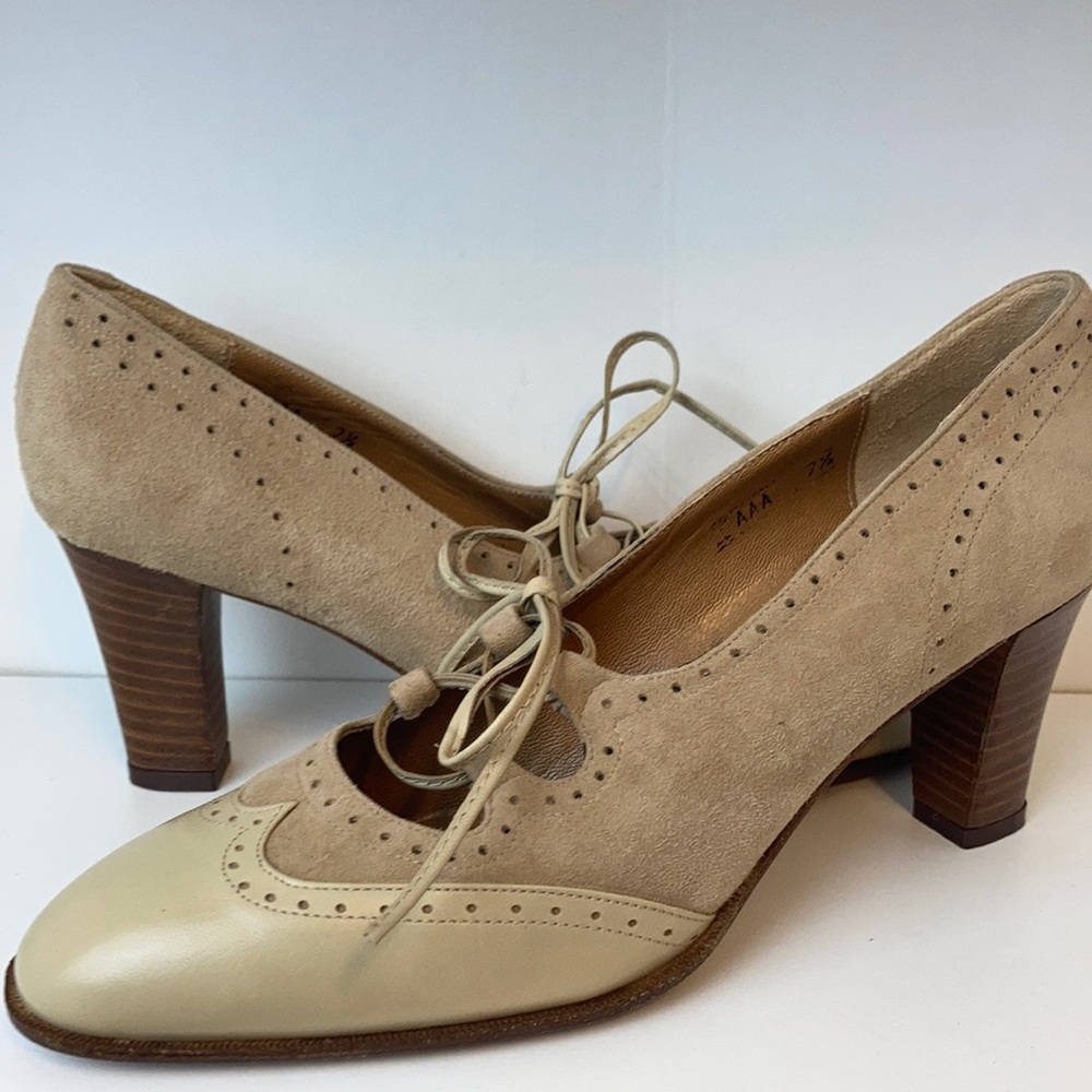 Women’s Vintage Oxford Heel Neiman Marcus Size 7.5 AAA